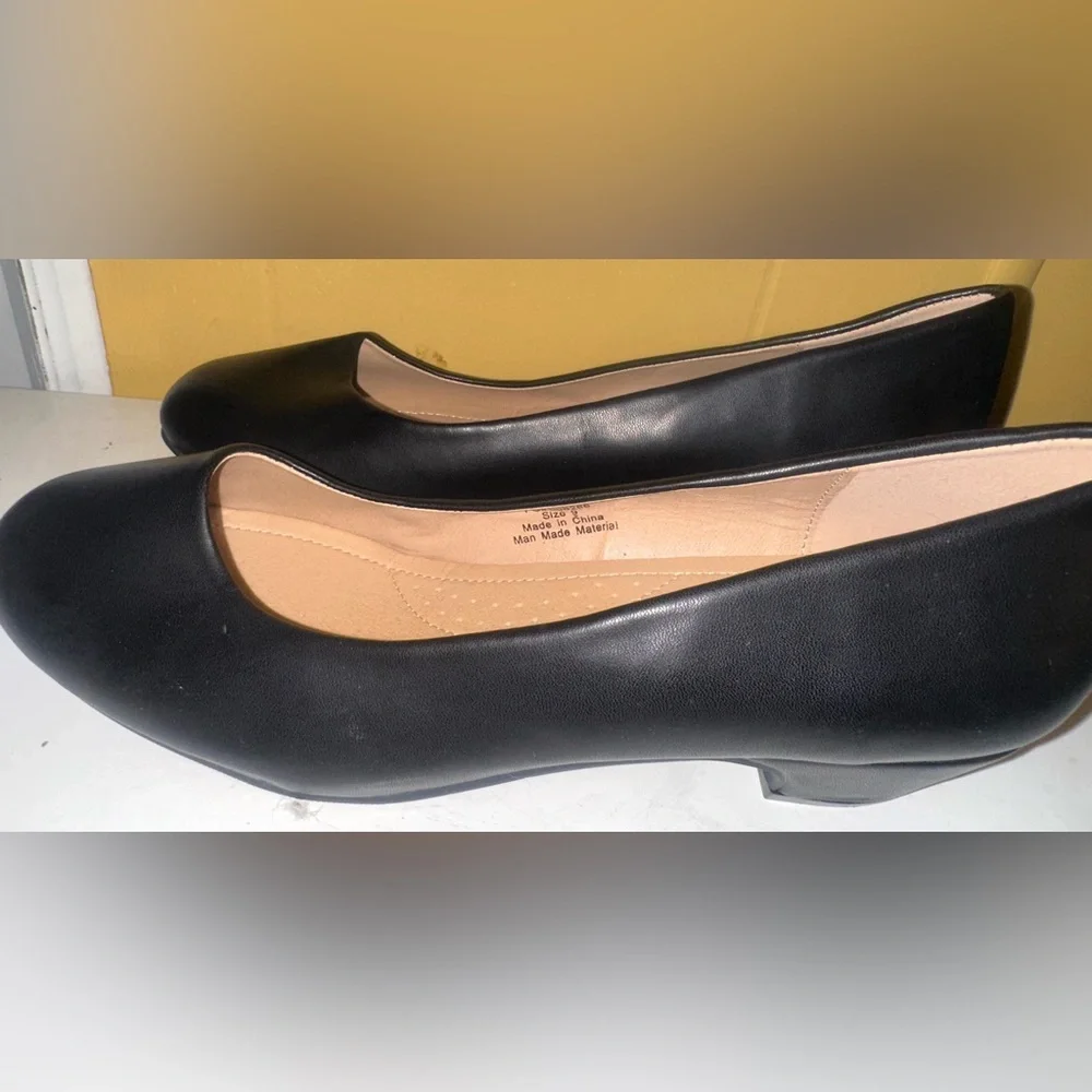 Journee Collection sleek black